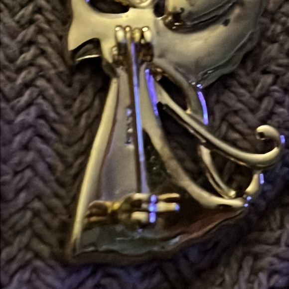 💜3 for $15 Monet Elegant Gold and Silver Angel Brooch - Picture 2 of 2